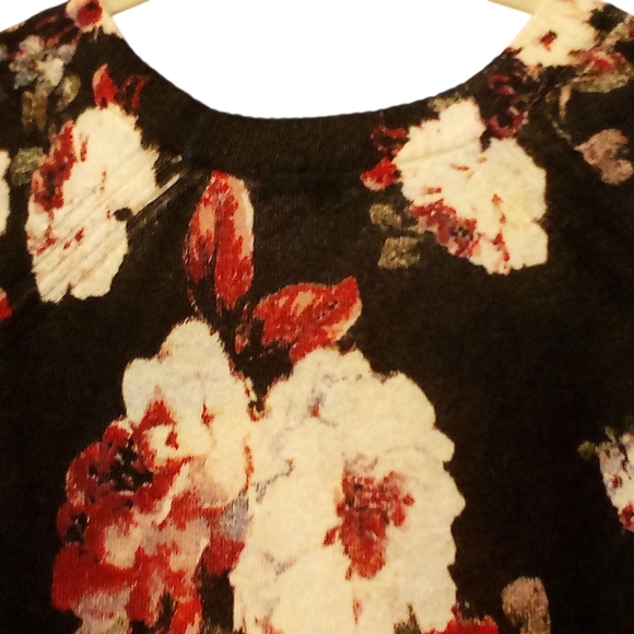 Sanctuary -NWOT Hunter Green Sweater W/Floral Print, Long Sleeves, Round Neck, - Picture 6 of 10